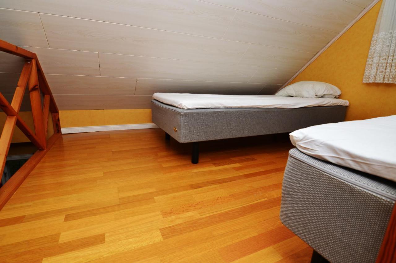 Hustugu Gard Villa Orsundsbro Ngoại thất bức ảnh