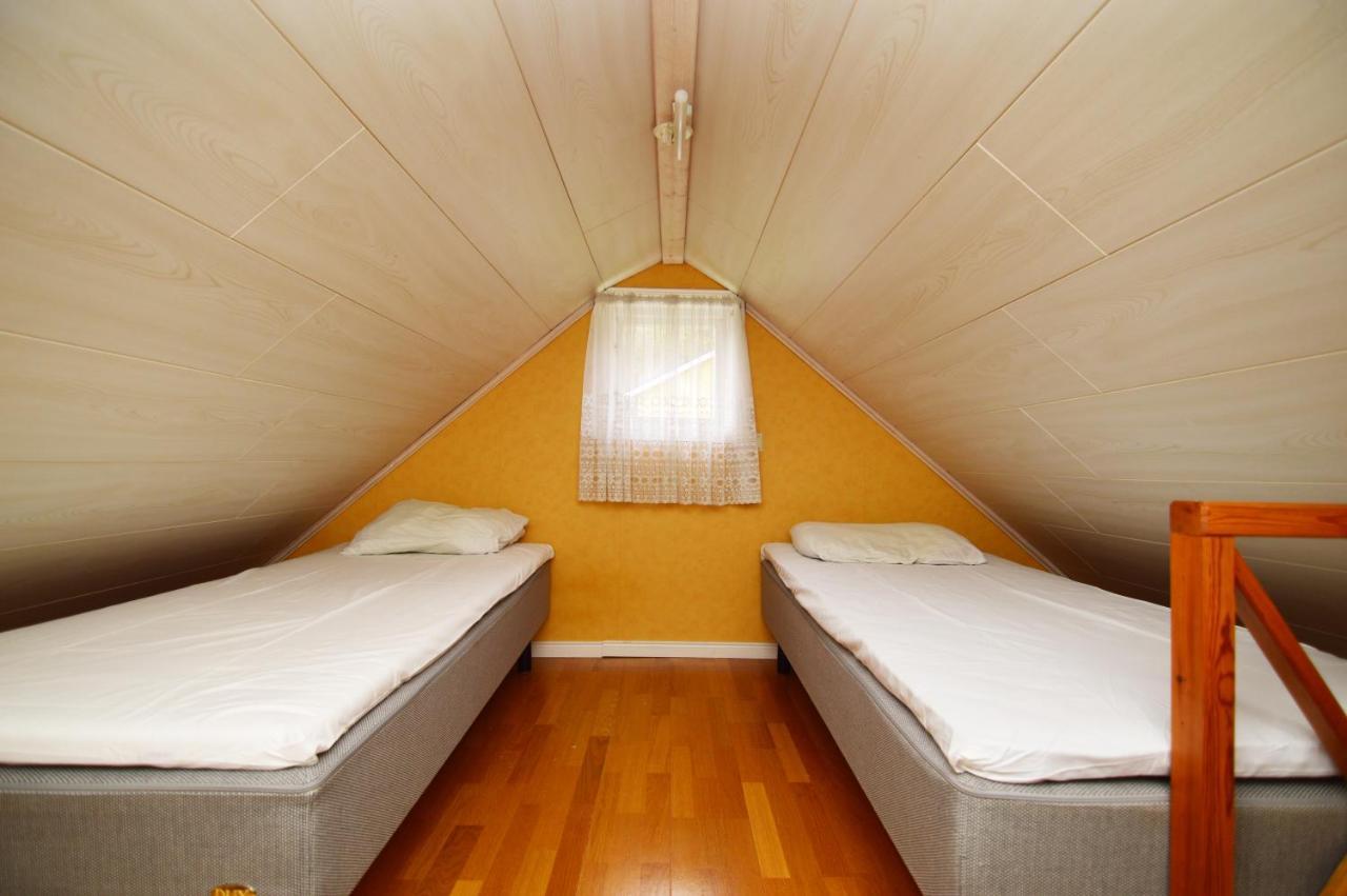 Hustugu Gard Villa Orsundsbro Ngoại thất bức ảnh